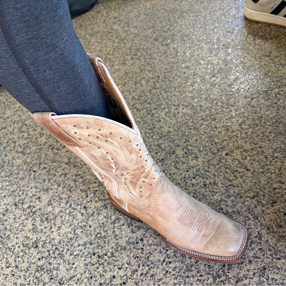 Shyanne Leather Western Boots in Tan - Picture 10 of 10